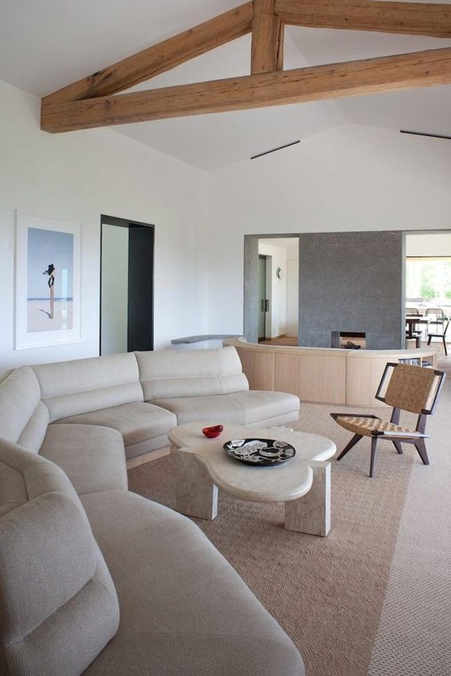 Light Wood Beams, Neutral Comfort