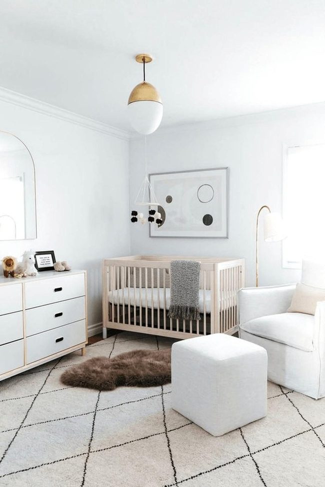 Light Wood Crib, Sunlit Serenity