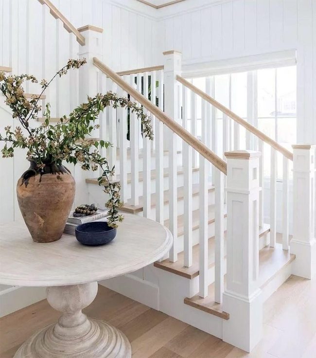 White Walls Navy Blue Contrast