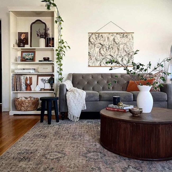 Trailing Greens Meet Patterned Walls