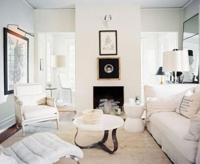 Creamy White Window Chair Setting