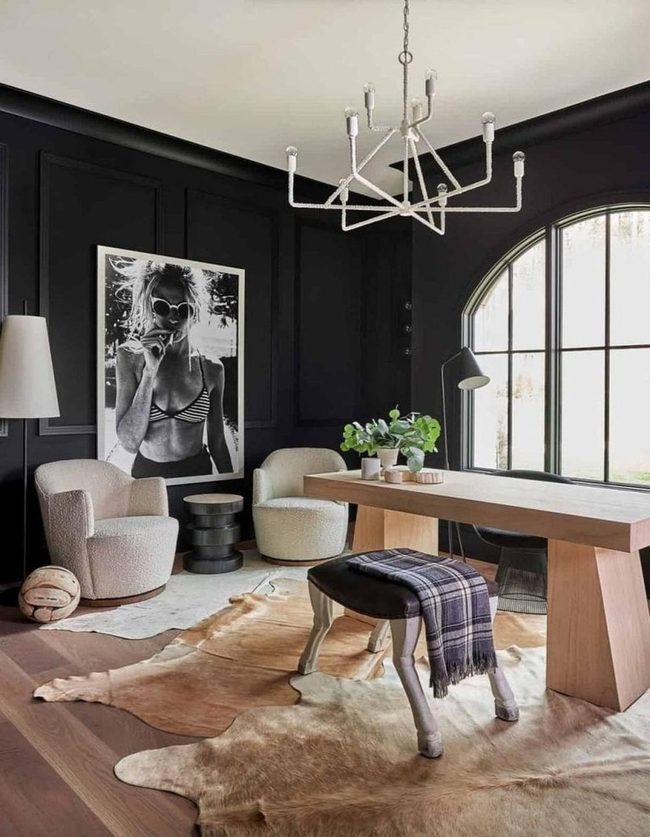 Dark Walls, Natural Light, Sophistication