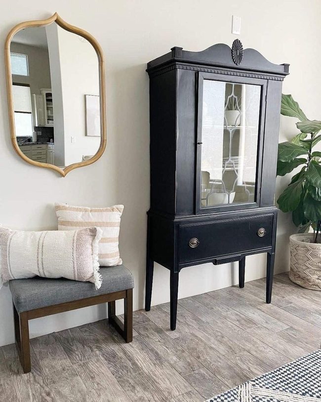 Black Glass Hutch With Gray Bench