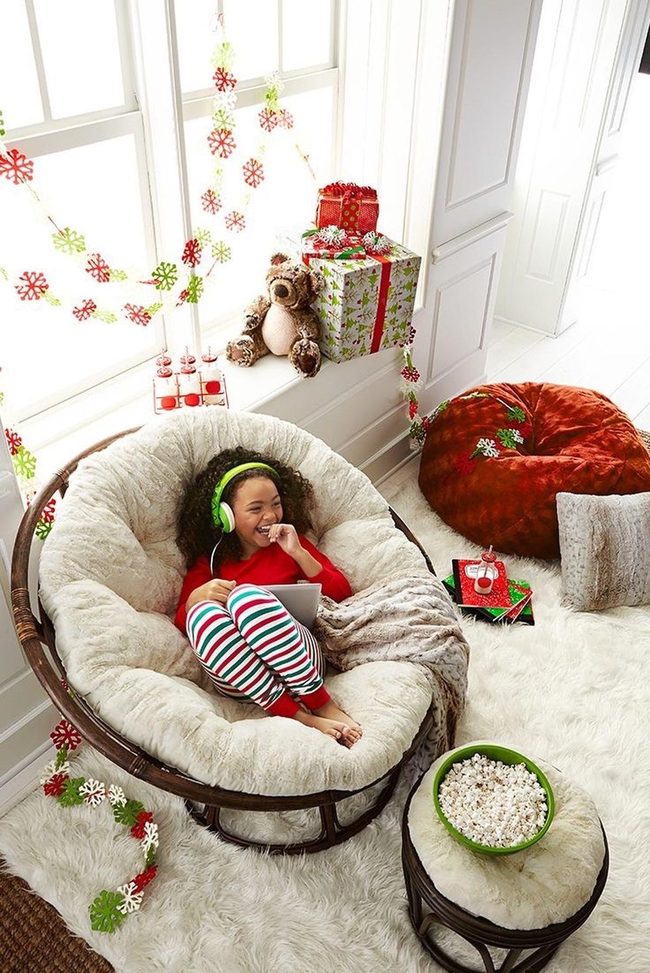 Plush Round Chair Seasonal Centerpiece