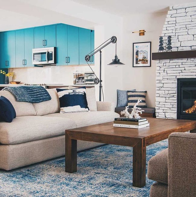 Carpet Colors Flow Through Open Kitchen