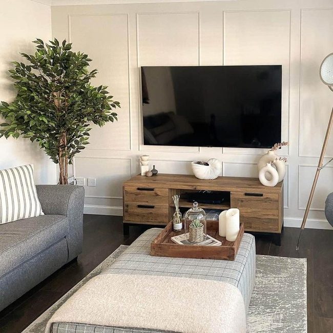 Dark Wood Floors, Cream Simplicity
