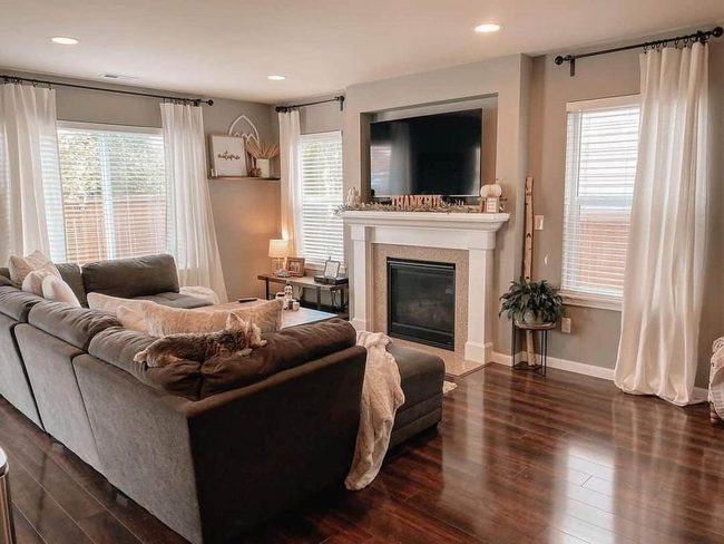 Black Rods, Neutral Farmhouse Elegance