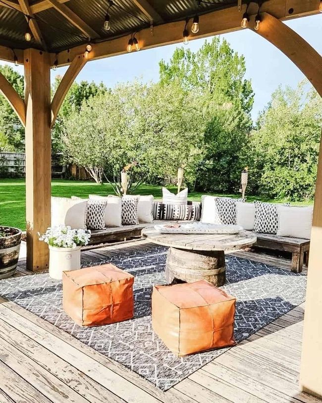 Reclaimed Wood Pallet Patio Seating