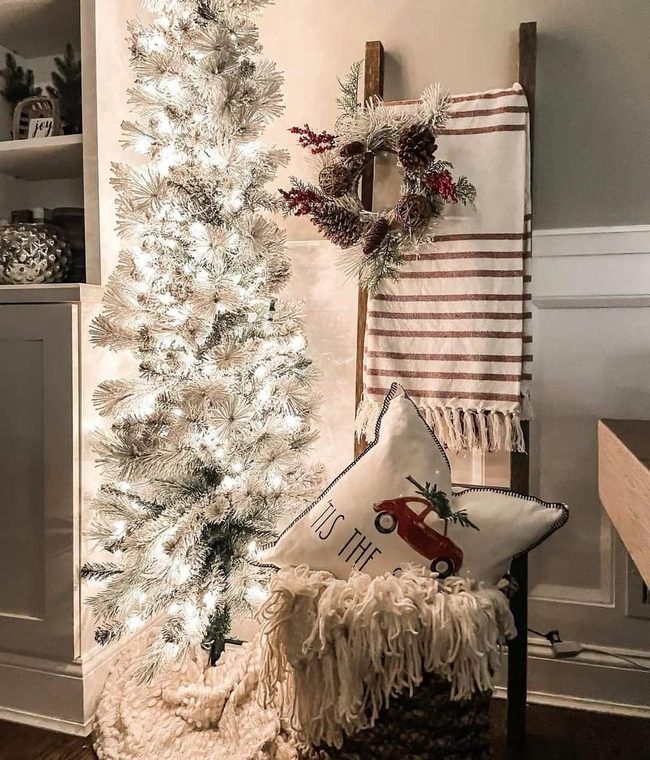White Tree Corner Glow