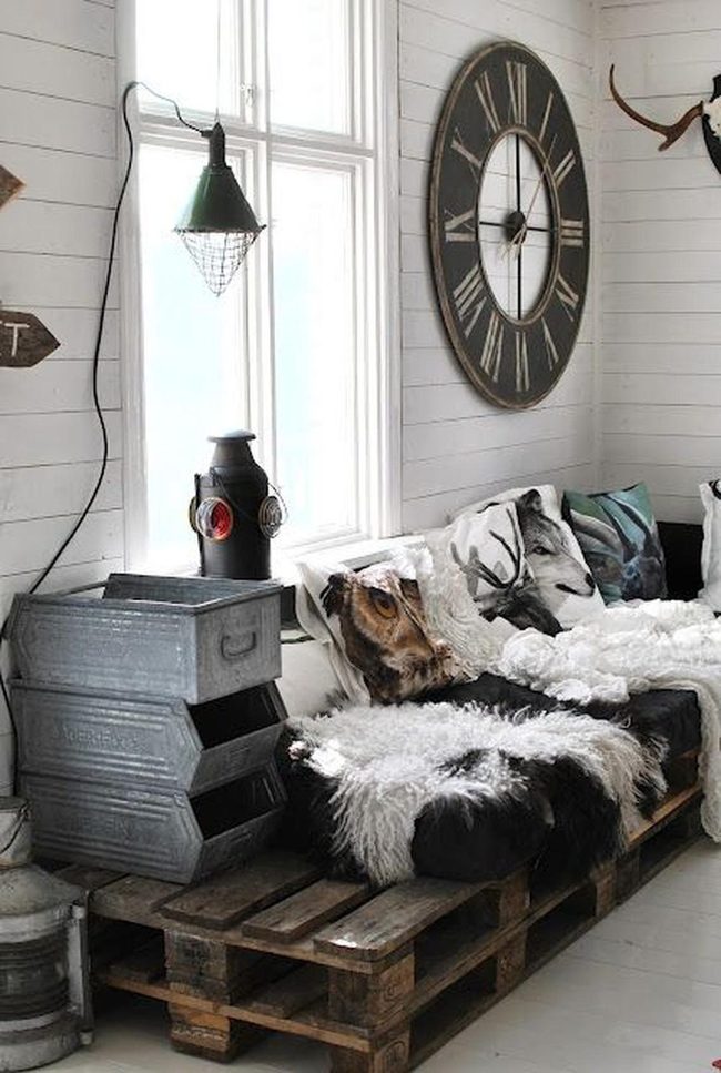 White Walls, Wooden Pallets, Nature