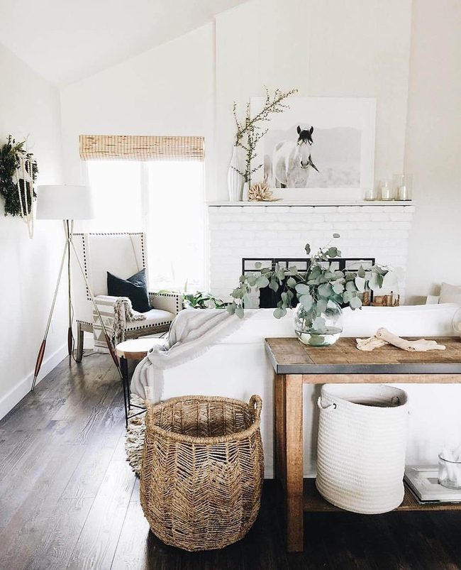 Metal And Wood Modern Console