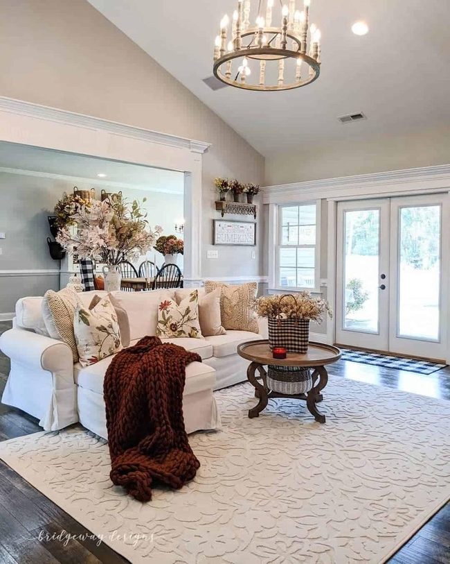 Wagon Wheel Ceiling Farmhouse Living
