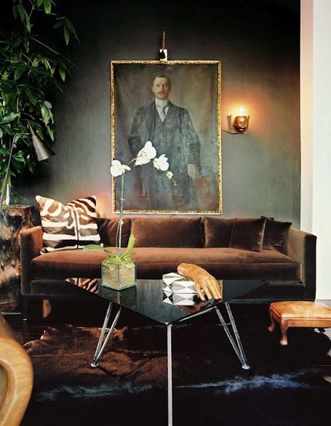Dark Walls With Artistic Wooden Sculpture