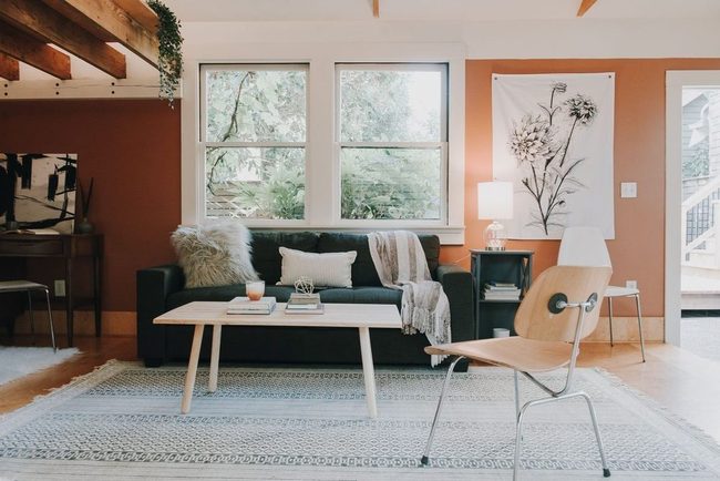 Deep Teal Walls, Sophisticated Restraint