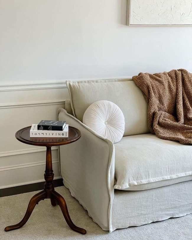 Deep Wood Pedestal Room