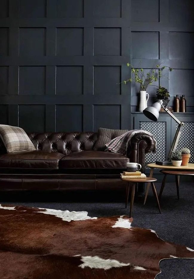 Dark Walls, Green Botanical Contrast