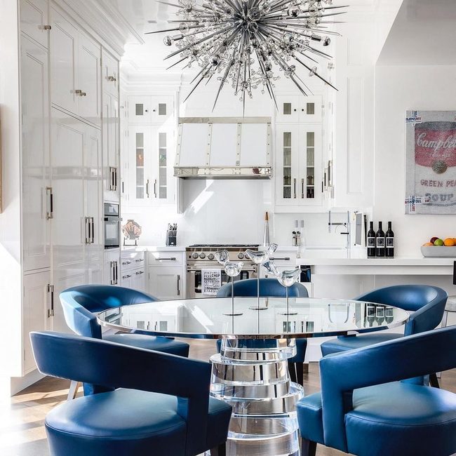 Crystal Round Dining Transparency