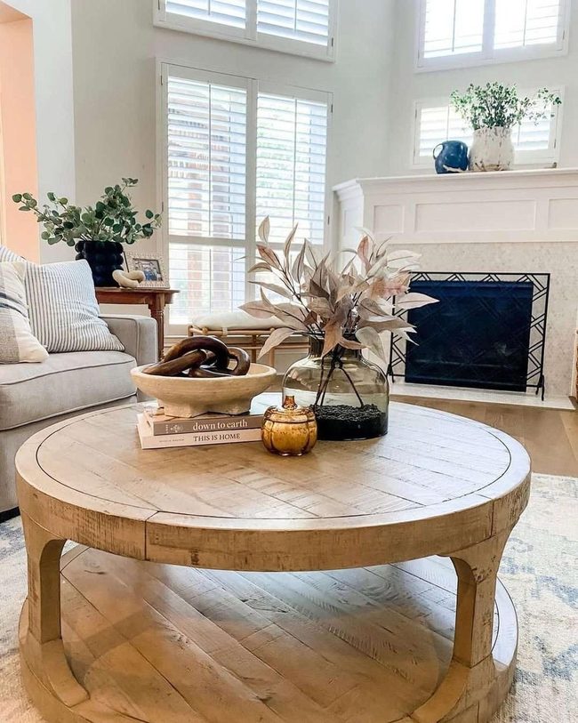 Round Table Autumn Gathering Space