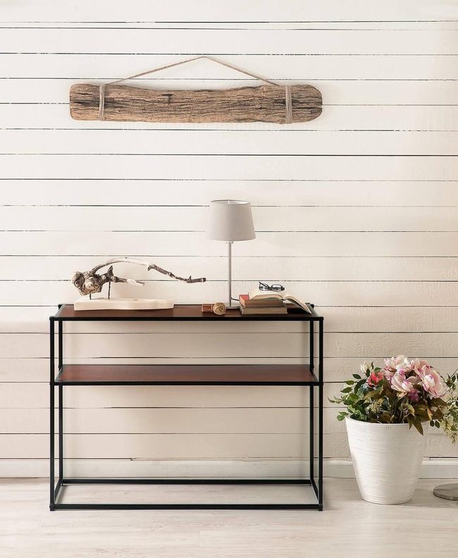 Glossy Console Table For Modern Hallways