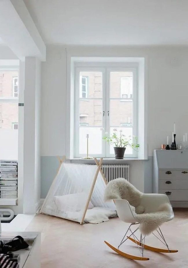 Soft Light Meets Pale Wood