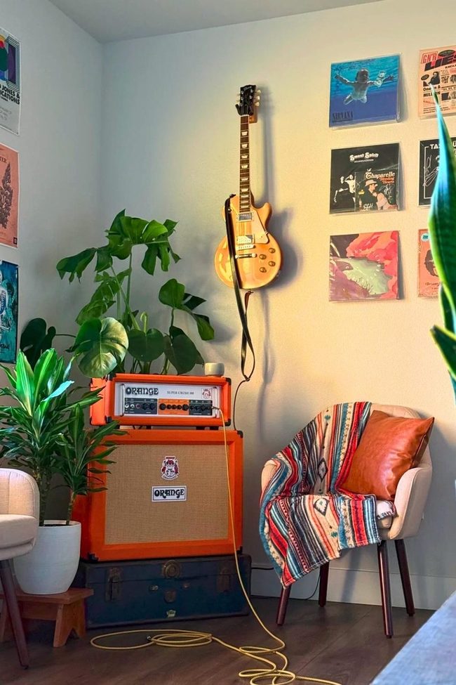 Gold Guitar Orange Amp Corner
