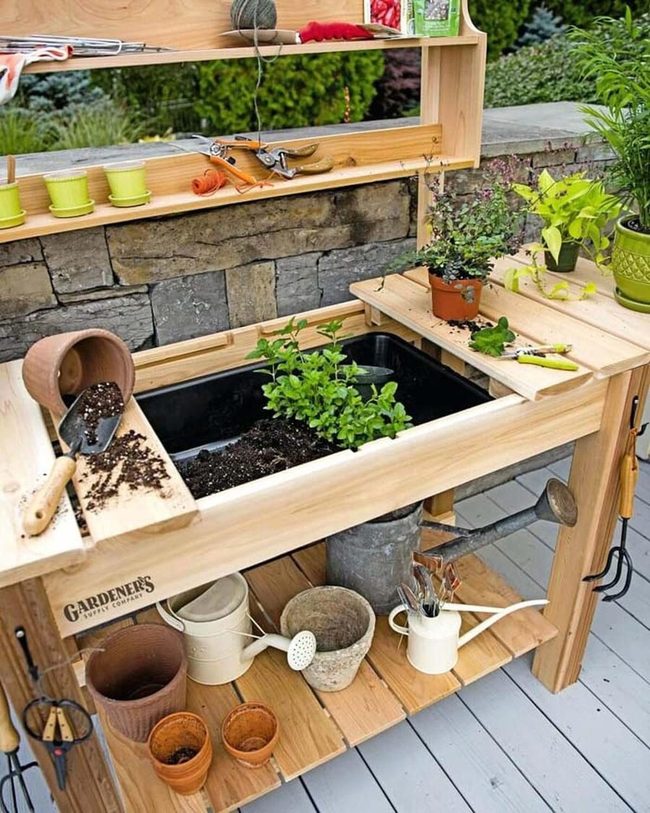 Built-In Basin Potting Bench