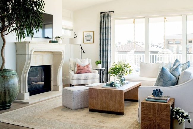 Curtains Echo Through Room Accessories