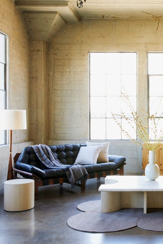 Round Rug, Angular Furniture Contrast