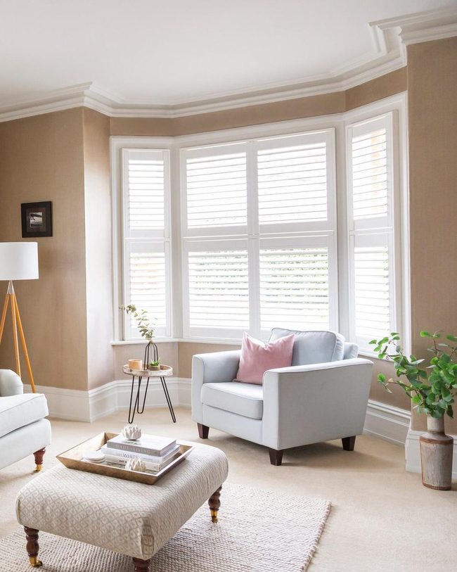 Light-Filled Bays With Soft Blue Serenity