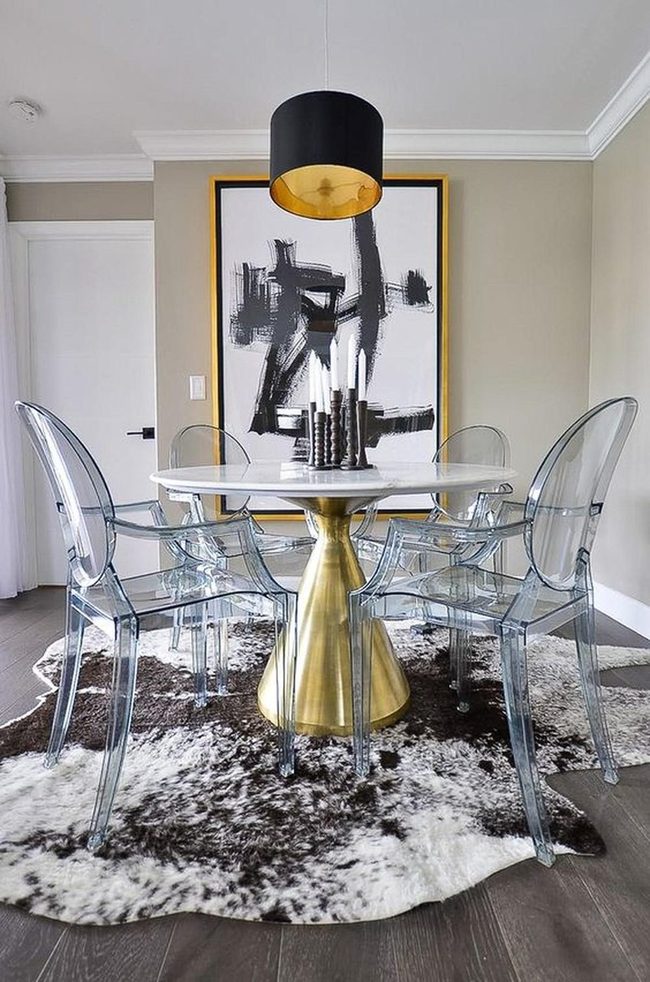 Gold Base Round Table Statement