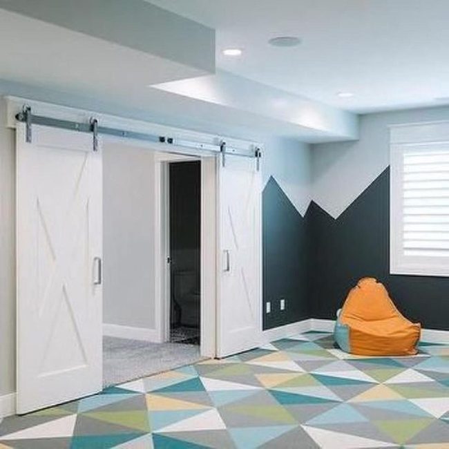 Geometric Triangles Meet Zigzag Walls