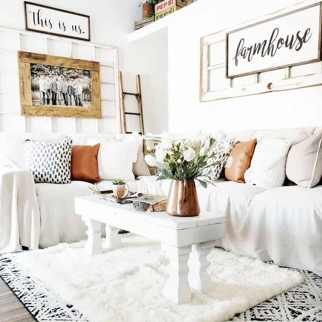 Neutral Farmhouse Sofa With Tulips