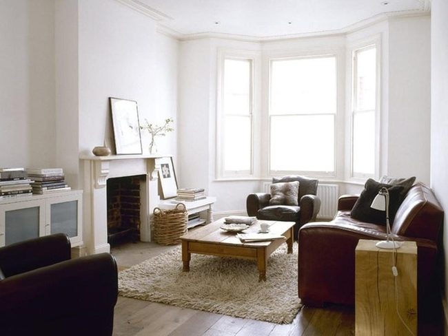 Sunlit Room With Brown Leather