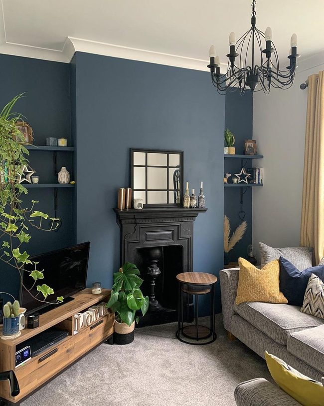 Deep Blue Walls, Golden Warmth