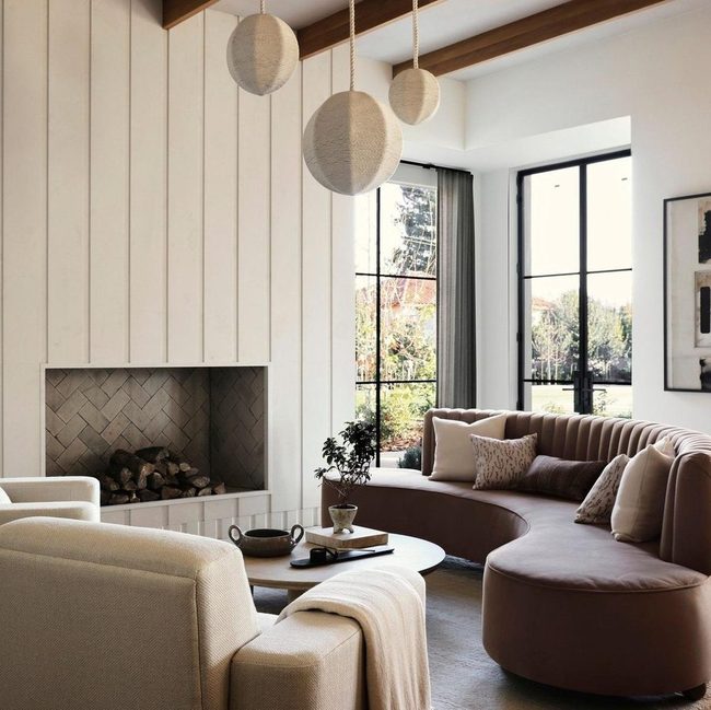 Light-Filled Modern Living Space