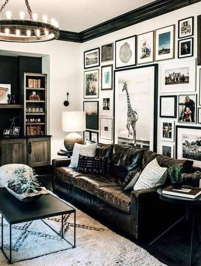 Dark Leather With Giraffe Art