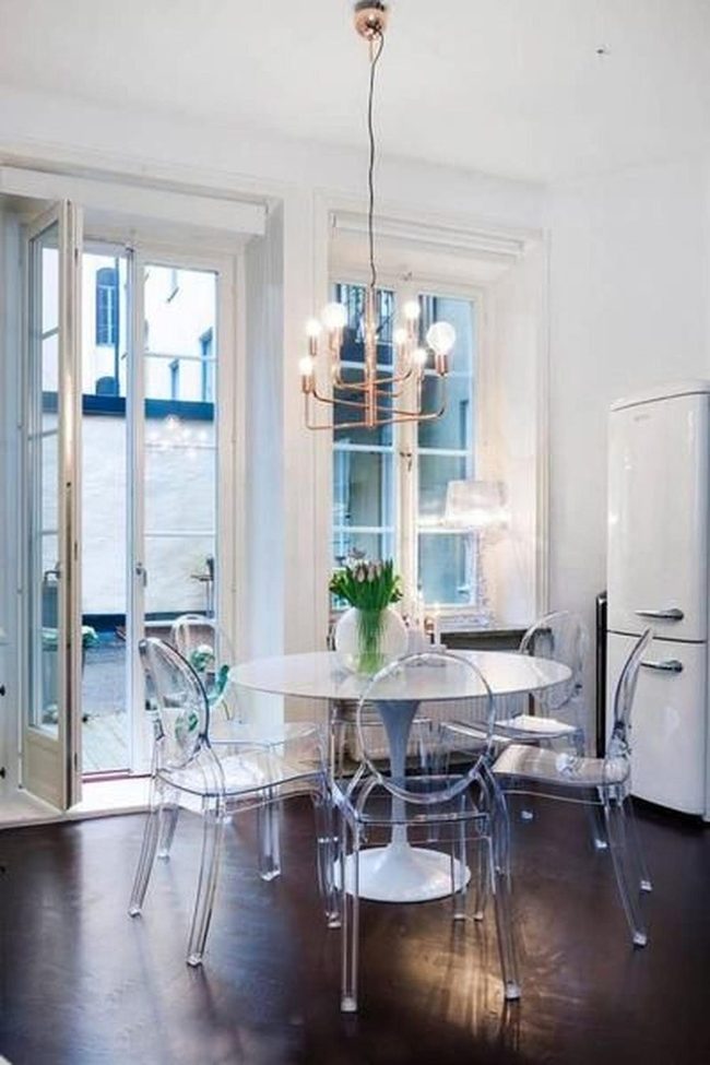 Light-Filled Dining With Dark Wood Contrast