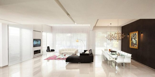 Sculptural Chandeliers Define Refined Space
