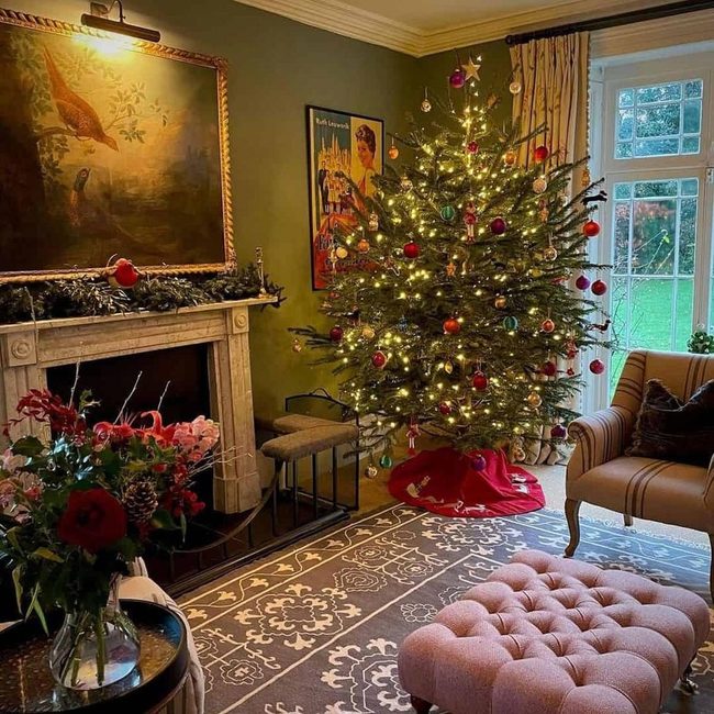 Olive Walls, Christmas Tree Centerpiece