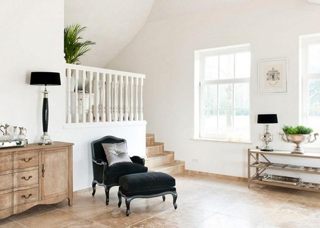 Light-Filled Room With Natural Windows