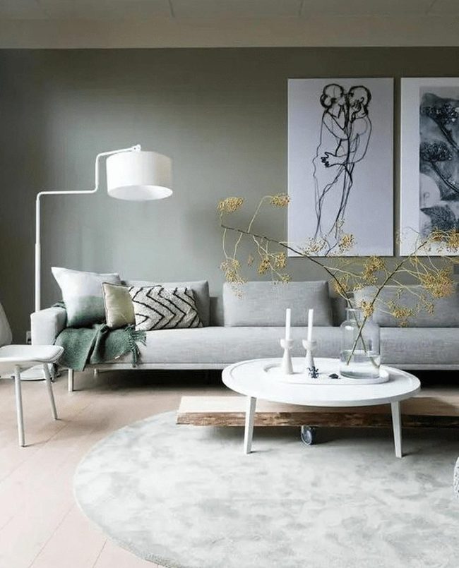 Gray Walls, Curved Light, Calm Retreat