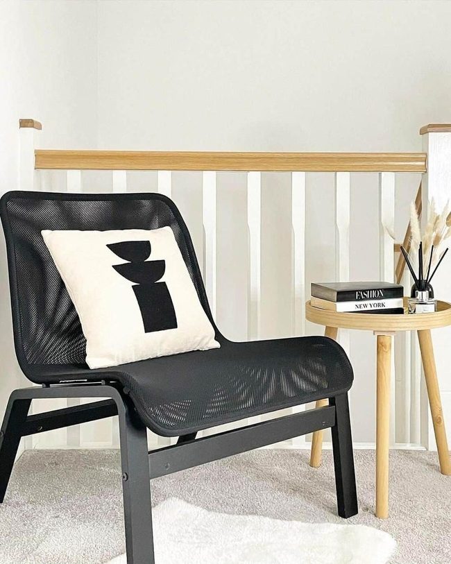 Black Curve Reading Corner