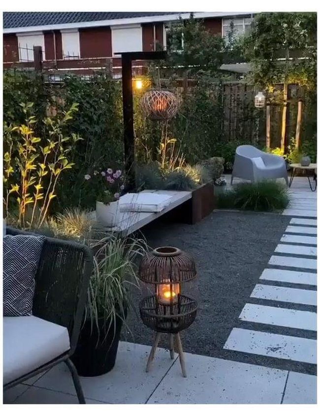 Modern Outdoor Living With Layered Light