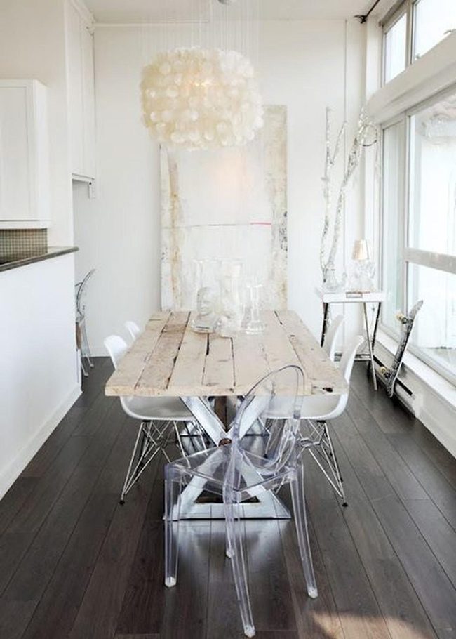 Weathered Wood Meets Modern Glass