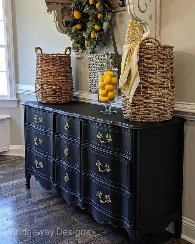 Lemon Tree Brightens Neutral Dining