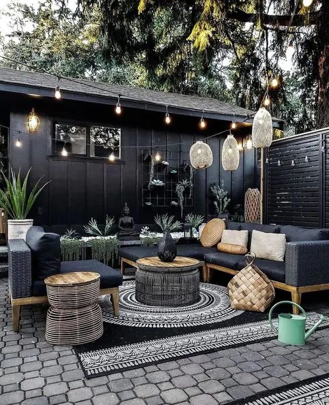 Dark Walls Garden Seating Sanctuary