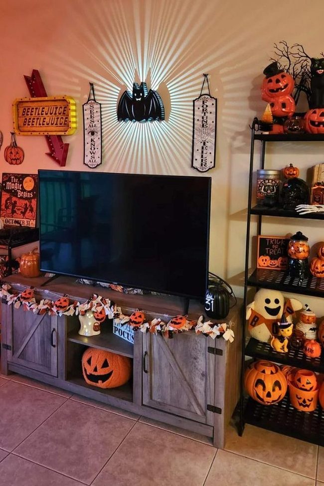 Glowing Bat Glow Halloween Room