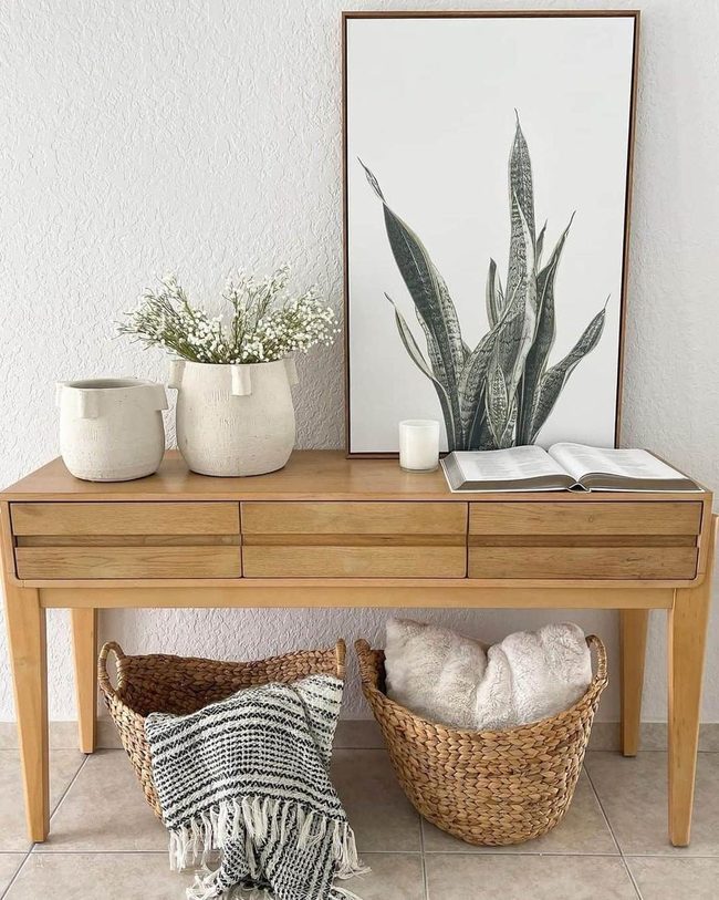 Green Plants Meet Natural Wood Entry