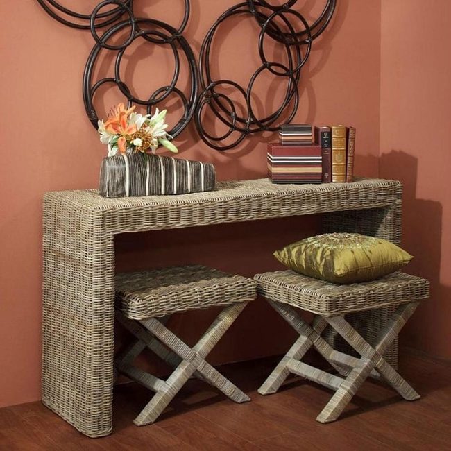 Compact Table, Maximum Flexibility
