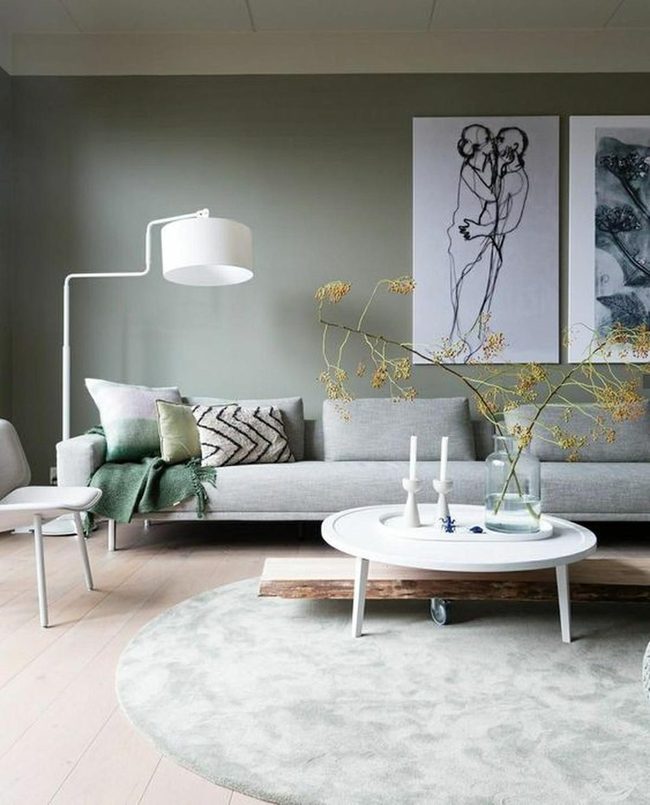 White Curves And Expressive Lines